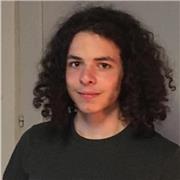 étudiant en deuxième année d'un cursus de mathématique et de physique donne des cours de maths pour des élèves de la primaire au lycée